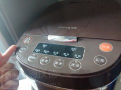 電飯煲怎么清洗？用神奇清潔海綿去除電飯煲污漬圖解